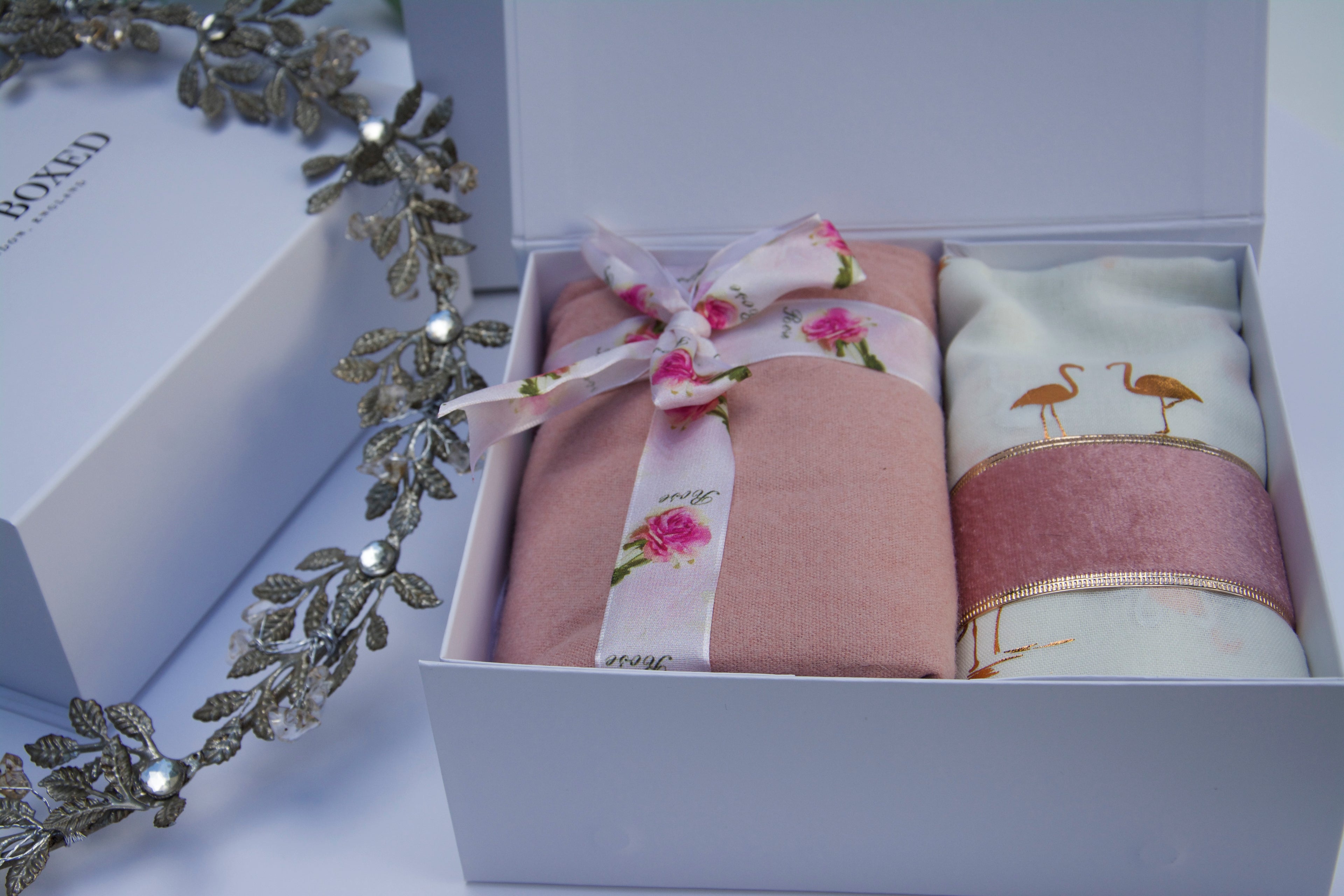 Christmas Twin Scarf Gift Set – Flamingo Print & Pink Wool Scarf