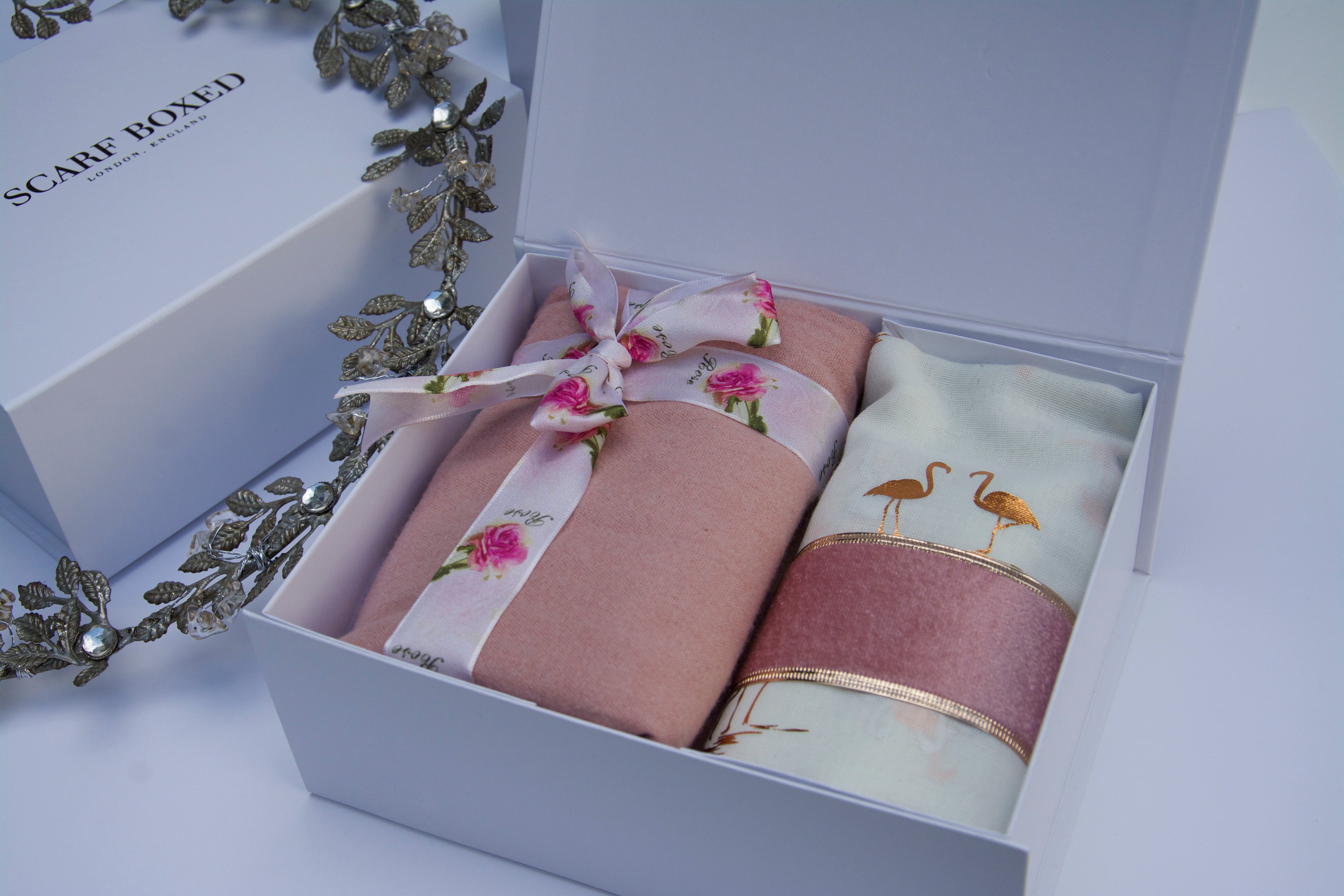 Christmas Twin Scarf Gift Set – Flamingo Print & Pink Wool Scarf