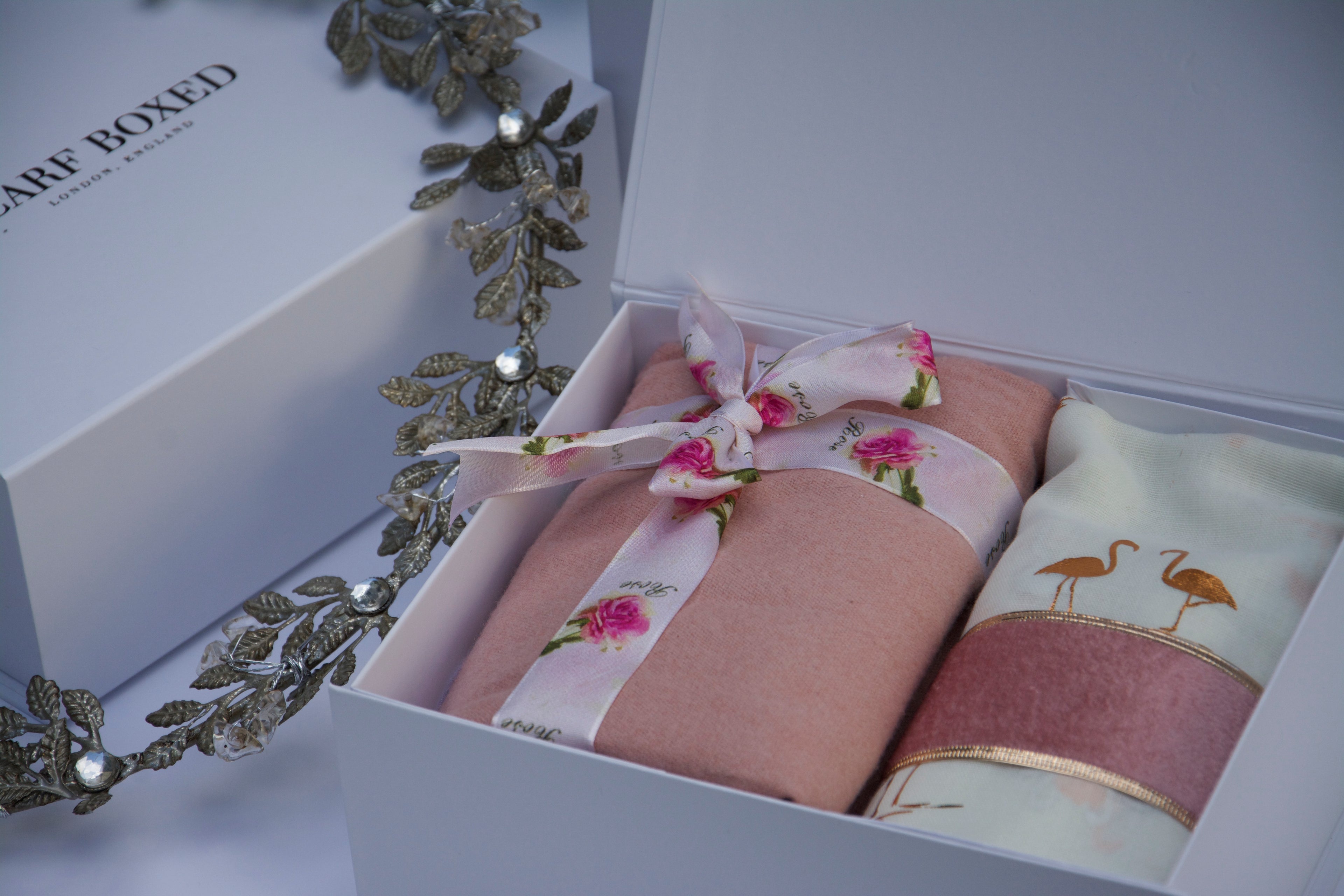 Christmas Twin Scarf Gift Set – Flamingo Print & Pink Wool Scarf