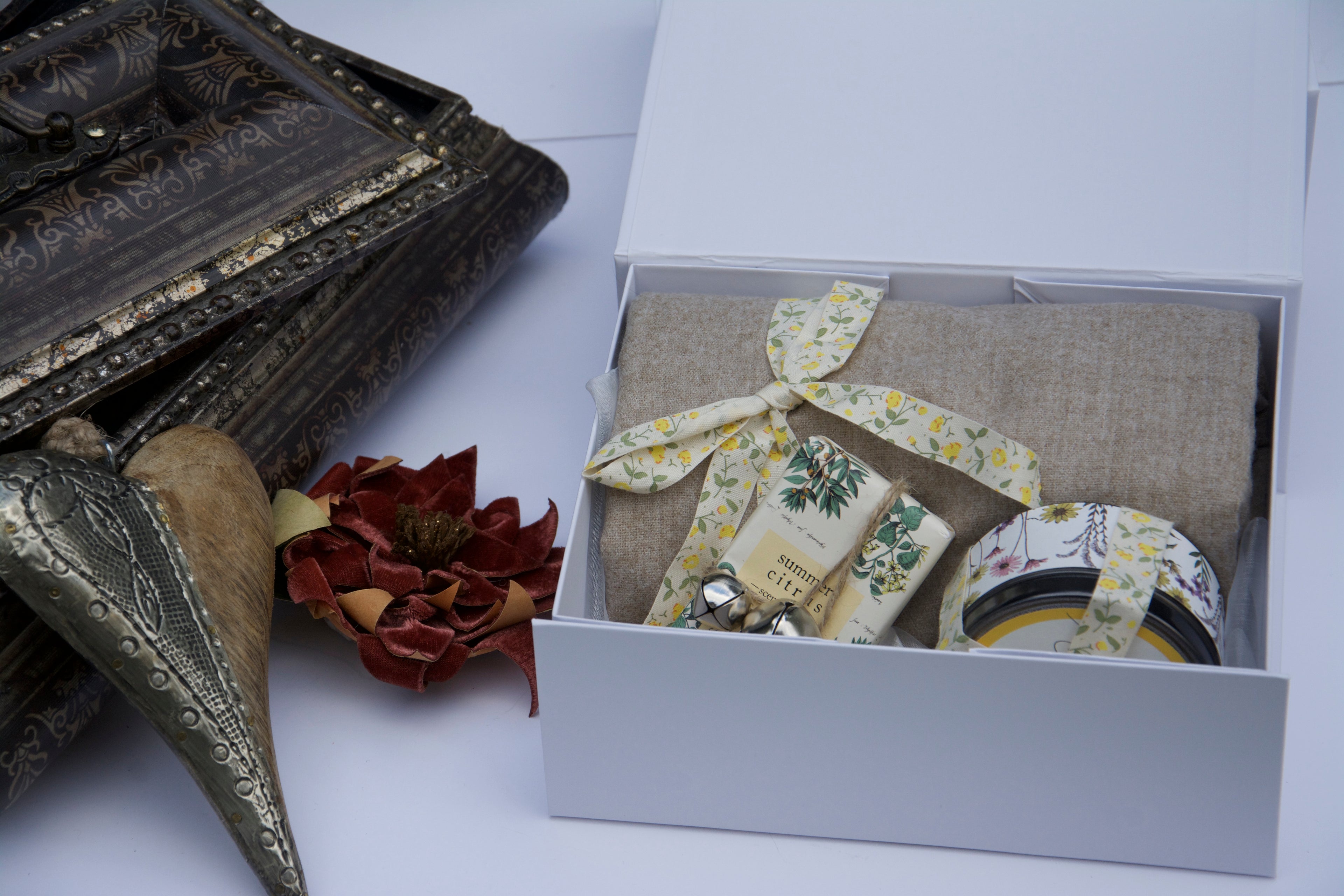 Cosy Christmas Biscuit Scarf Gift Set