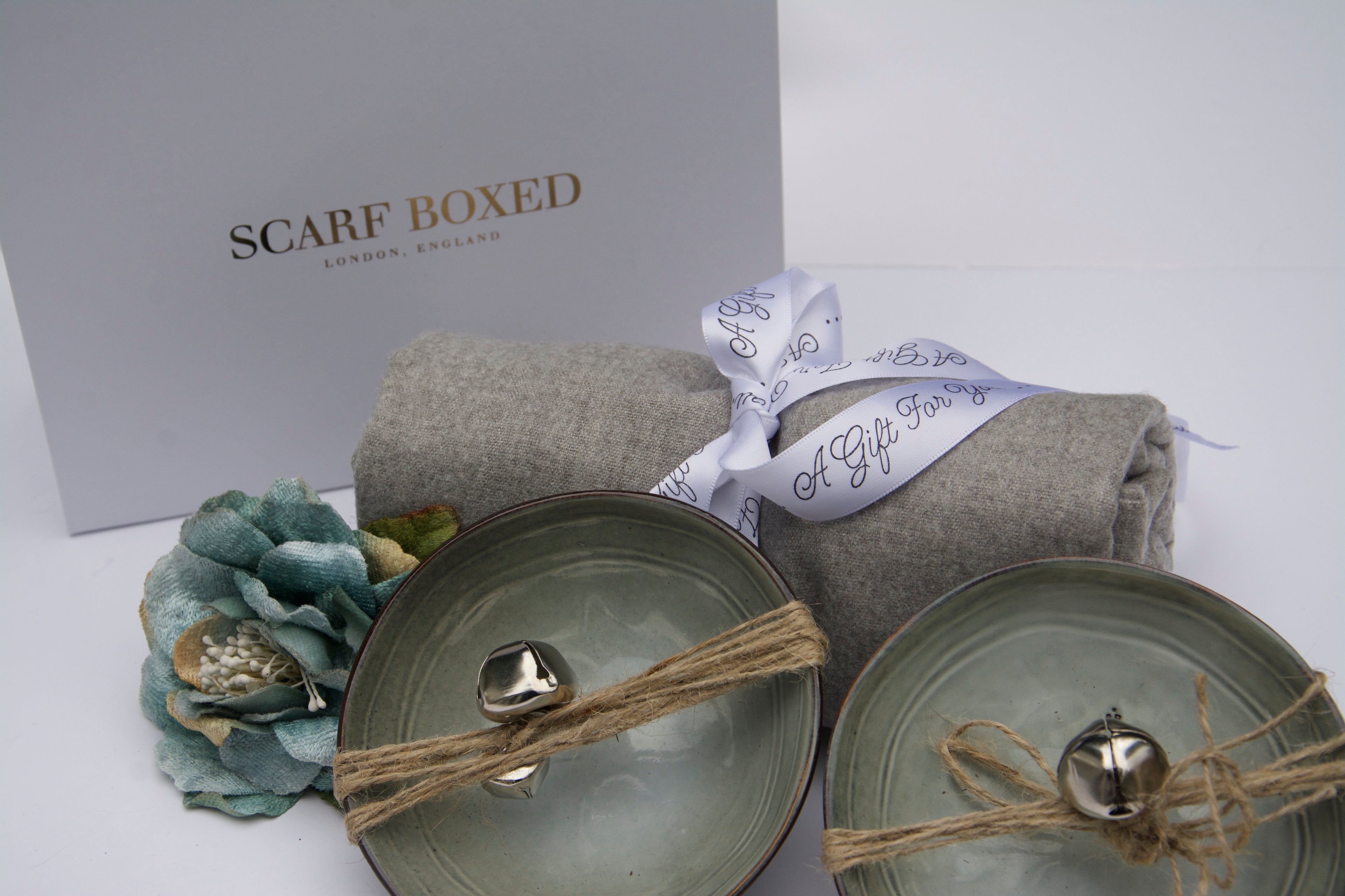 Christmas Elegance Gift Box: Pale Grey Scarf + Ceramic Pot