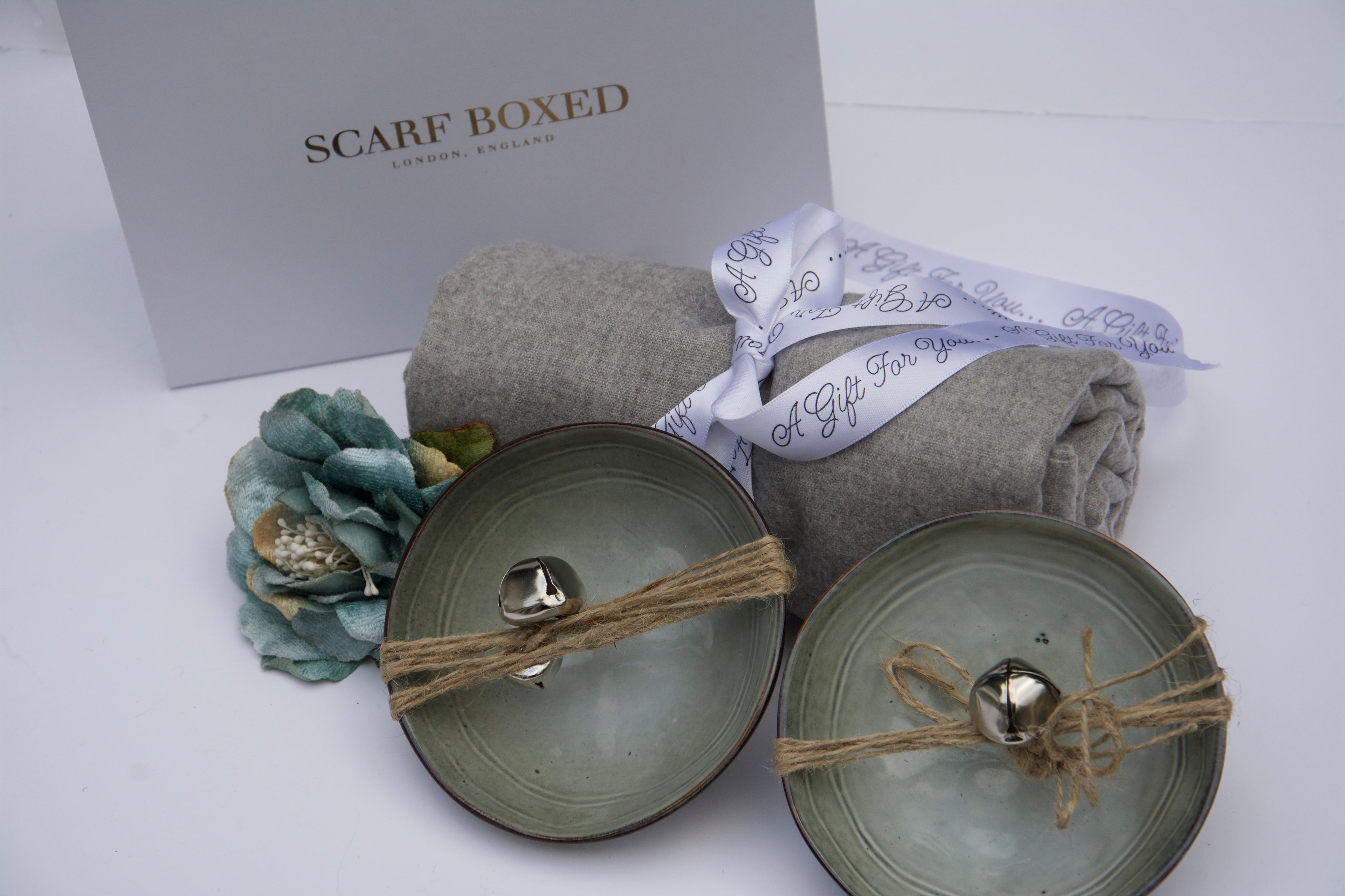 Christmas Elegance Gift Box: Pale Grey Scarf + Ceramic Pot