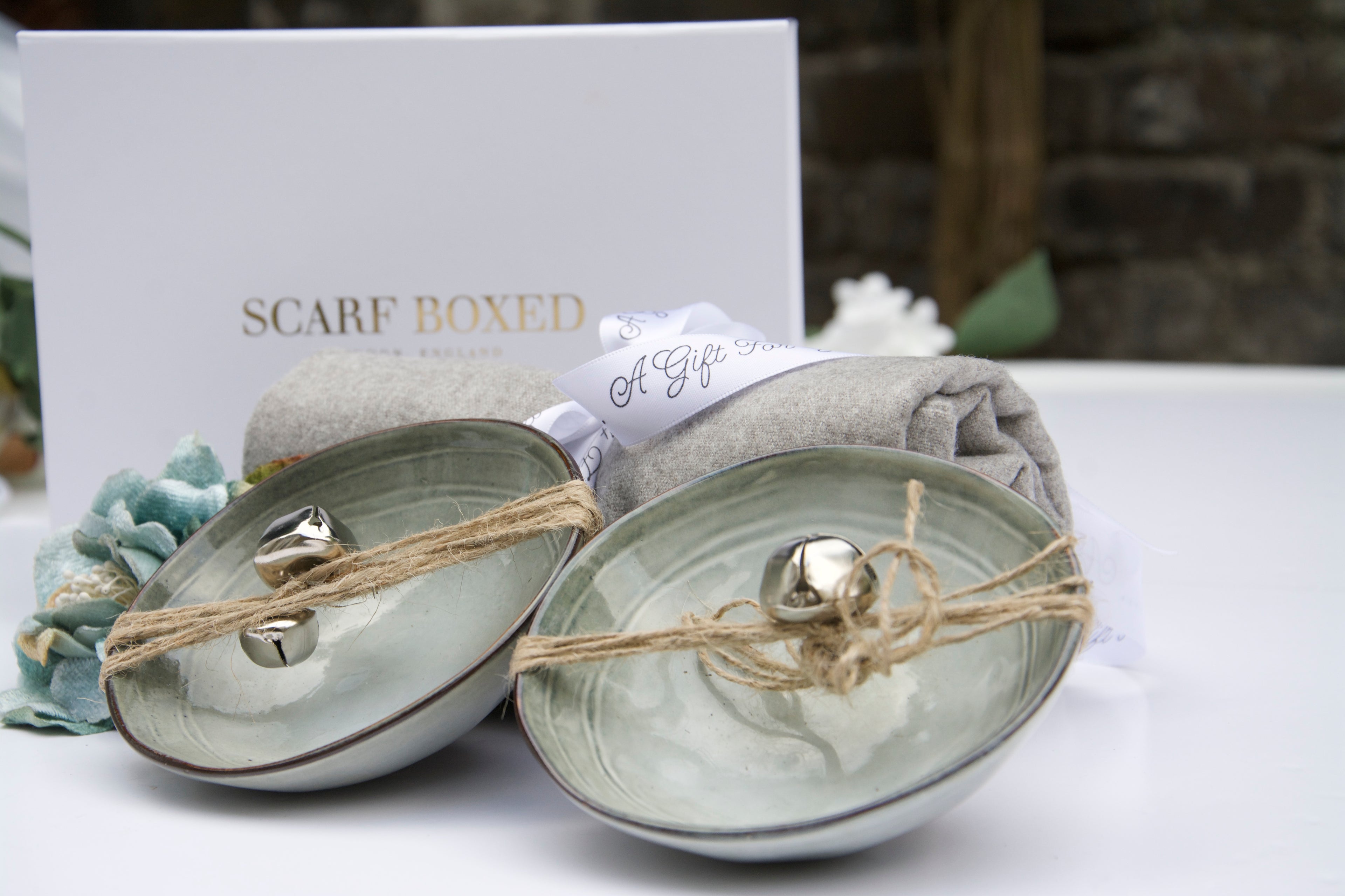 Christmas Elegance Gift Box: Pale Grey Scarf + Ceramic Pot