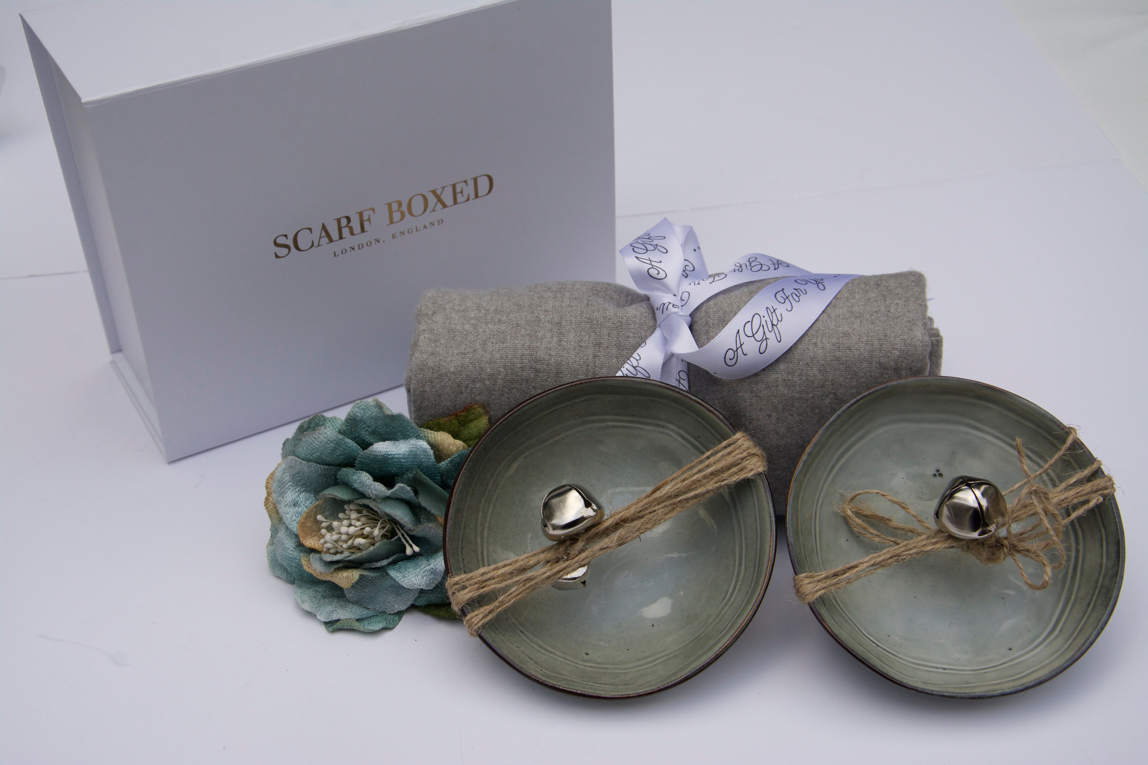 Christmas Elegance Gift Box: Pale Grey Scarf + Ceramic Pot